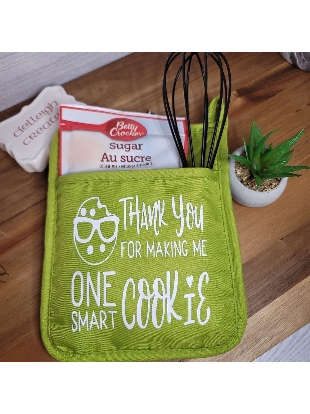 Teacher Gifts - Personalized Oven Mitt